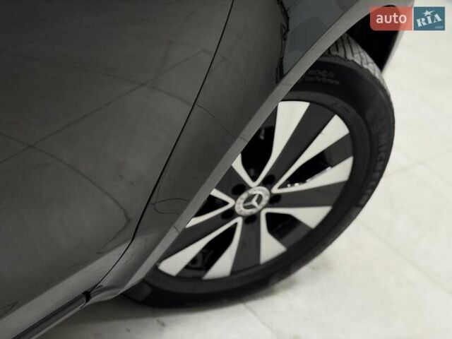 Черный Мерседес В-Класс, объемом двигателя 1.95 л и пробегом 53 тыс. км за 107500 $, фото 6 на Automoto.ua