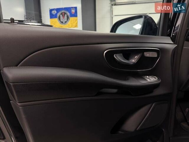 Черный Мерседес В-Класс, объемом двигателя 1.95 л и пробегом 53 тыс. км за 107500 $, фото 39 на Automoto.ua
