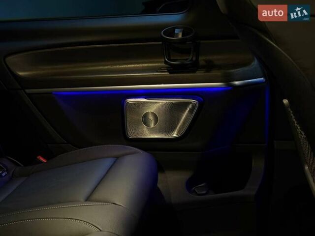 Черный Мерседес В-Класс, объемом двигателя 1.9 л и пробегом 8 тыс. км за 119500 $, фото 58 на Automoto.ua