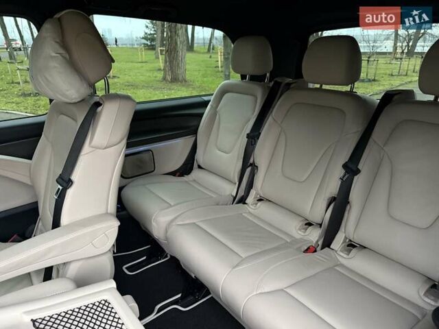 Черный Мерседес В-Класс, объемом двигателя 2 л и пробегом 41 тыс. км за 110000 $, фото 23 на Automoto.ua