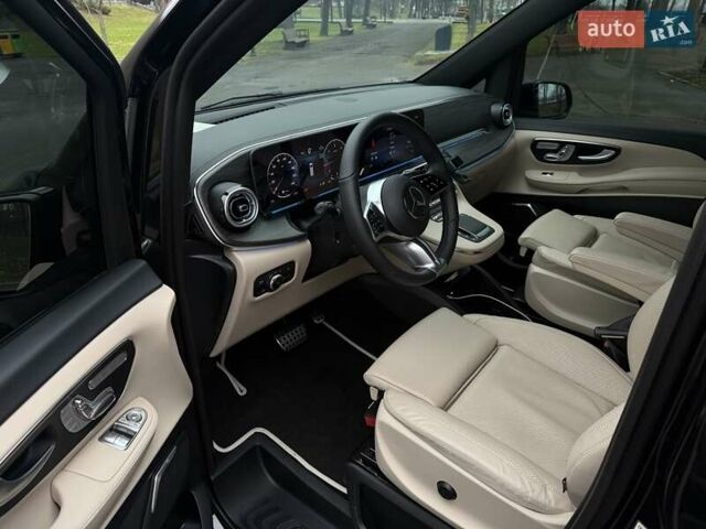 Черный Мерседес В-Класс, объемом двигателя 2 л и пробегом 41 тыс. км за 110000 $, фото 17 на Automoto.ua