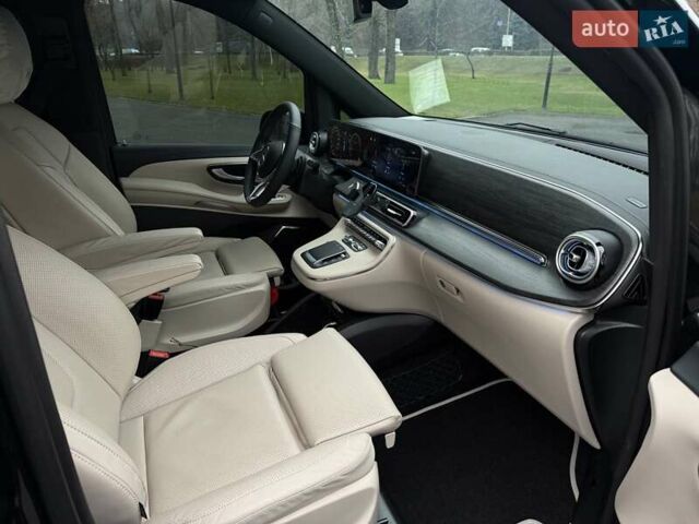 Черный Мерседес В-Класс, объемом двигателя 2 л и пробегом 41 тыс. км за 110000 $, фото 26 на Automoto.ua