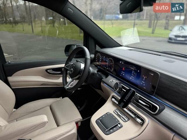 Черный Мерседес В-Класс, объемом двигателя 2 л и пробегом 41 тыс. км за 110000 $, фото 27 на Automoto.ua