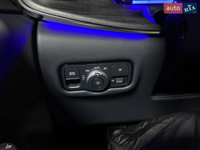 Черный Мерседес В-Класс, объемом двигателя 1.9 л и пробегом 8 тыс. км за 119500 $, фото 77 на Automoto.ua