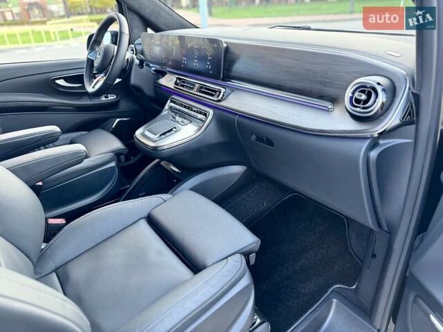 Черный Мерседес В-Класс, объемом двигателя 1.95 л и пробегом 3 тыс. км за 163000 $, фото 34 на Automoto.ua