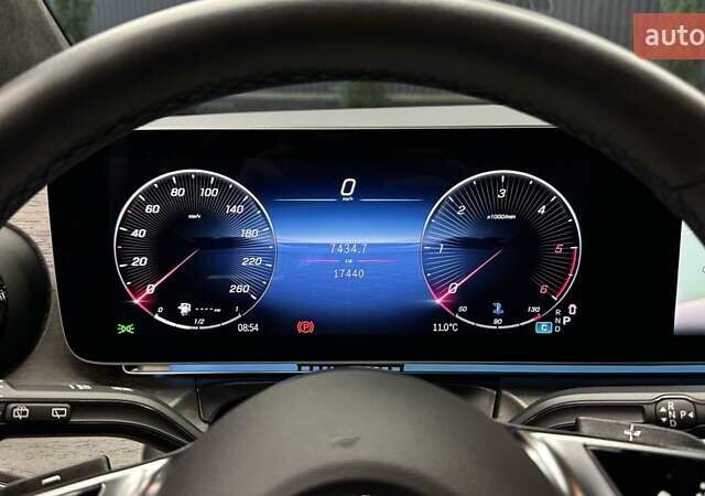 Черный Мерседес В-Класс, объемом двигателя 2.14 л и пробегом 15 тыс. км за 178000 $, фото 25 на Automoto.ua