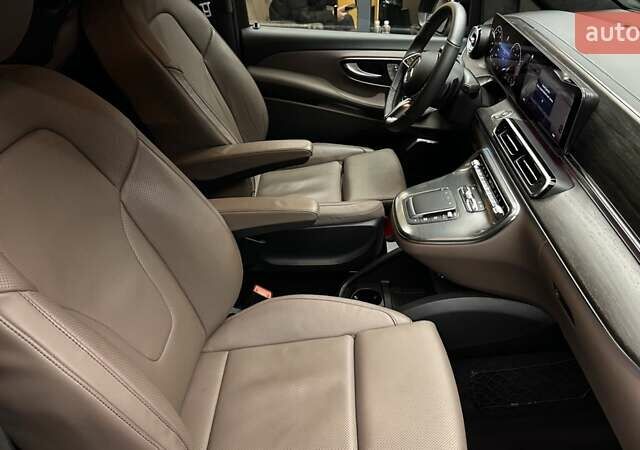 Черный Мерседес В-Класс, объемом двигателя 2.14 л и пробегом 15 тыс. км за 178000 $, фото 6 на Automoto.ua