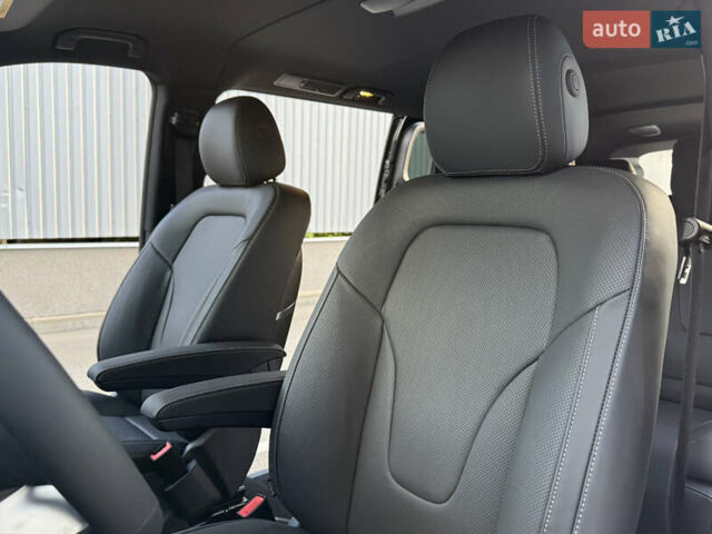 Чорний Мерседес В-Клас, об'ємом двигуна 1.95 л та пробігом 1 тис. км за 159000 $, фото 41 на Automoto.ua