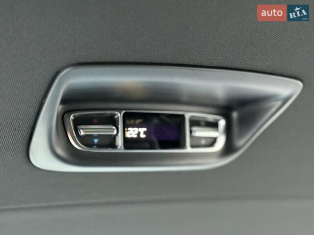 Чорний Мерседес В-Клас, об'ємом двигуна 1.95 л та пробігом 1 тис. км за 159000 $, фото 68 на Automoto.ua