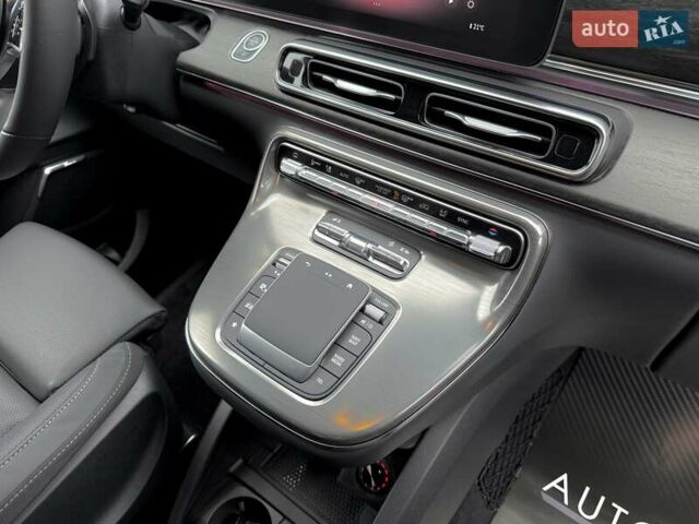 Черный Мерседес В-Класс, объемом двигателя 1.95 л и пробегом 3 тыс. км за 162000 $, фото 32 на Automoto.ua