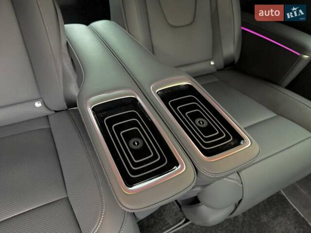 Черный Мерседес В-Класс, объемом двигателя 1.95 л и пробегом 3 тыс. км за 157000 $, фото 27 на Automoto.ua