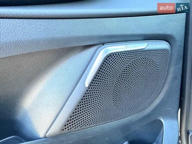 Черный Мерседес В-Класс, объемом двигателя 1.95 л и пробегом 3 тыс. км за 165000 $, фото 23 на Automoto.ua