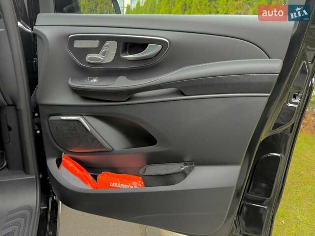 Черный Мерседес В-Класс, объемом двигателя 1.95 л и пробегом 3 тыс. км за 157000 $, фото 29 на Automoto.ua