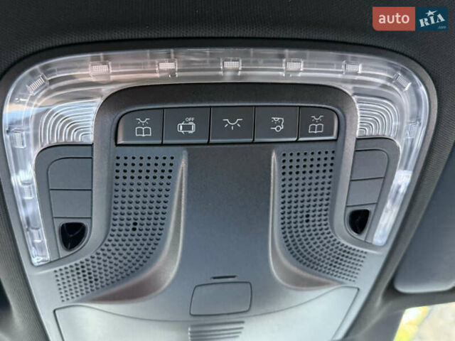 Чорний Мерседес В-Клас, об'ємом двигуна 1.95 л та пробігом 1 тис. км за 159000 $, фото 82 на Automoto.ua