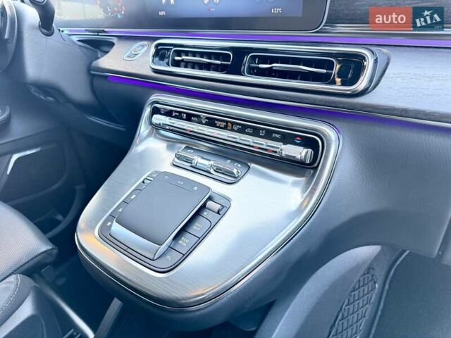 Черный Мерседес В-Класс, объемом двигателя 1.95 л и пробегом 3 тыс. км за 165000 $, фото 39 на Automoto.ua