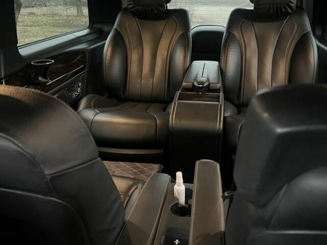 Чорний Мерседес В-Клас, об'ємом двигуна 2.1 л та пробігом 286 тис. км за 45000 $, фото 6 на Automoto.ua