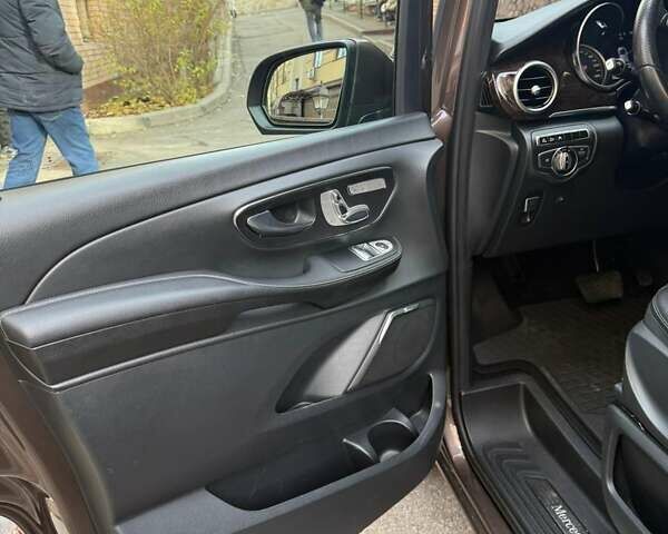 Коричневый Мерседес В-Класс, объемом двигателя 2.14 л и пробегом 169 тыс. км за 75000 $, фото 9 на Automoto.ua