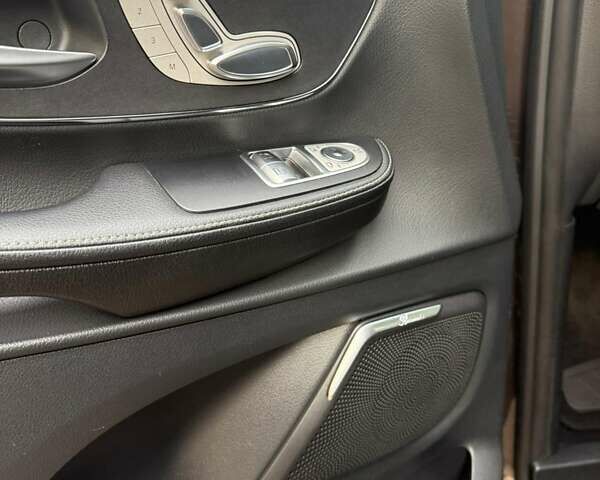 Коричневый Мерседес В-Класс, объемом двигателя 2.14 л и пробегом 169 тыс. км за 75000 $, фото 6 на Automoto.ua