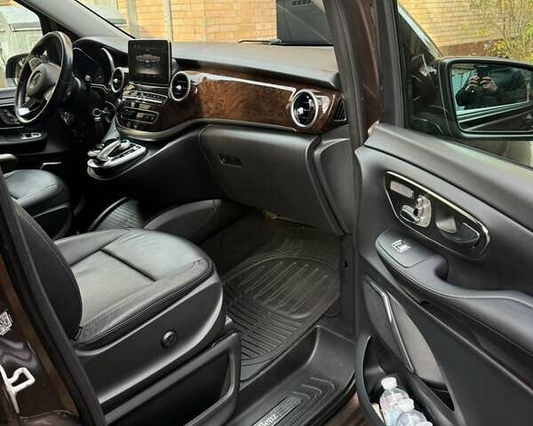 Коричневый Мерседес В-Класс, объемом двигателя 2.14 л и пробегом 169 тыс. км за 75000 $, фото 12 на Automoto.ua