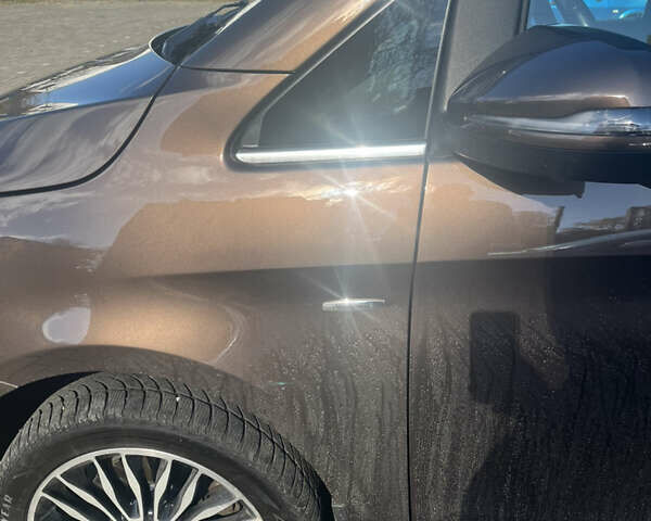 Коричневий Мерседес В-Клас, об'ємом двигуна 2.14 л та пробігом 239 тис. км за 39500 $, фото 11 на Automoto.ua