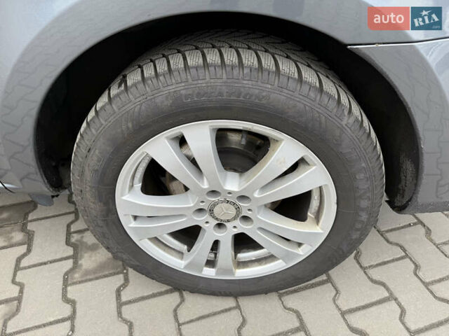 Мерседес В-Клас, об'ємом двигуна 2.14 л та пробігом 197 тис. км за 27777 $, фото 13 на Automoto.ua