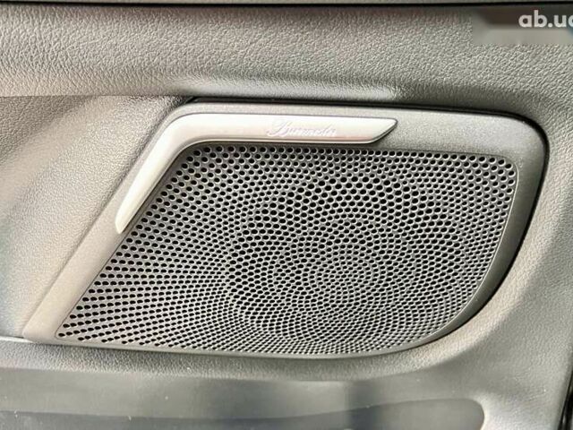 Мерседес В-Класс, объемом двигателя 2.1 л и пробегом 28 тыс. км за 134999 $, фото 18 на Automoto.ua