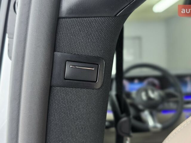 Мерседес В-Класс, объемом двигателя 2.14 л и пробегом 0 тыс. км за 124574 $, фото 43 на Automoto.ua