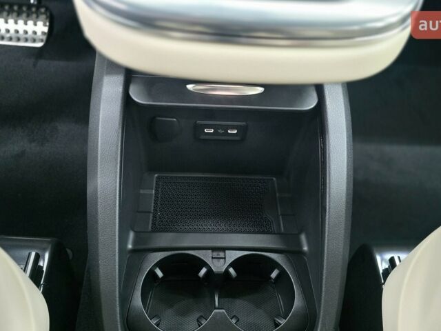 Мерседес В-Класс, объемом двигателя 2.14 л и пробегом 0 тыс. км за 124574 $, фото 31 на Automoto.ua