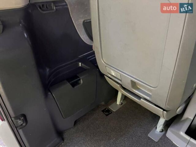 Серый Мерседес В-Класс, объемом двигателя 2.14 л и пробегом 446 тыс. км за 6700 $, фото 18 на Automoto.ua