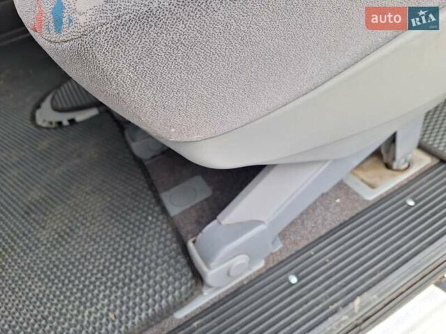 Сірий Мерседес В-Клас, об'ємом двигуна 2.2 л та пробігом 445 тис. км за 5900 $, фото 37 на Automoto.ua