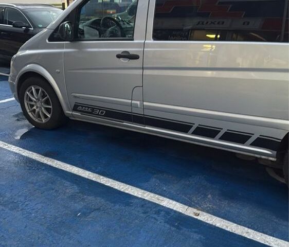 Серый Мерседес В-Класс, объемом двигателя 3 л и пробегом 460 тыс. км за 14000 $, фото 1 на Automoto.ua