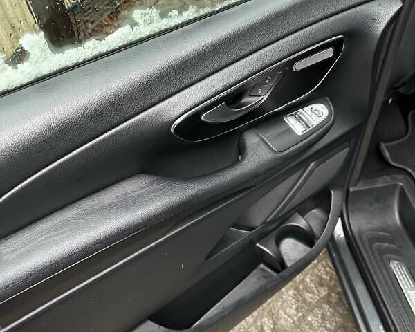 Серый Мерседес В-Класс, объемом двигателя 2 л и пробегом 245 тыс. км за 49500 $, фото 24 на Automoto.ua