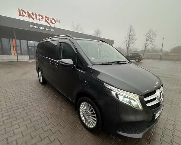 Серый Мерседес В-Класс, объемом двигателя 2 л и пробегом 245 тыс. км за 49500 $, фото 1 на Automoto.ua