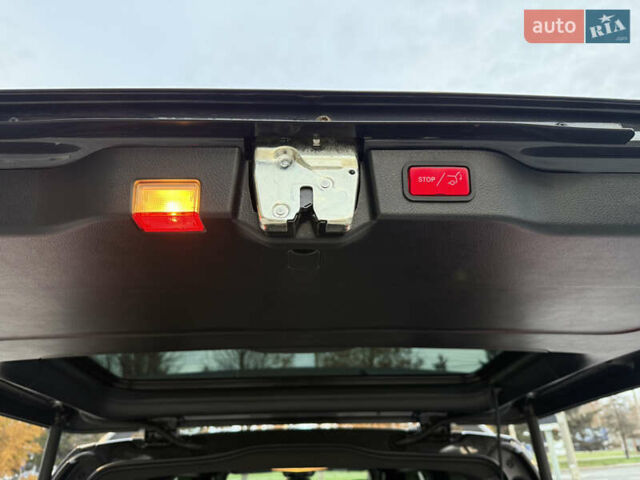 Серый Мерседес В-Класс, объемом двигателя 2.14 л и пробегом 197 тыс. км за 49999 $, фото 44 на Automoto.ua