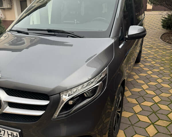 Сірий Мерседес В-Клас, об'ємом двигуна 2.14 л та пробігом 76 тис. км за 78000 $, фото 1 на Automoto.ua