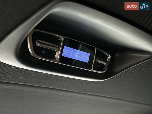 Серый Мерседес В-Класс, объемом двигателя 2.14 л и пробегом 26 тыс. км за 96000 $, фото 36 на Automoto.ua