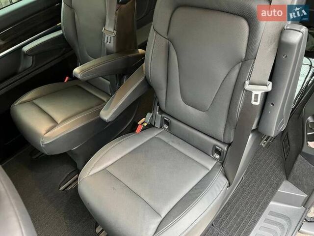 Серый Мерседес В-Класс, объемом двигателя 2.14 л и пробегом 26 тыс. км за 96000 $, фото 34 на Automoto.ua