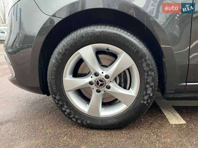 Серый Мерседес В-Класс, объемом двигателя 2.14 л и пробегом 26 тыс. км за 96000 $, фото 2 на Automoto.ua