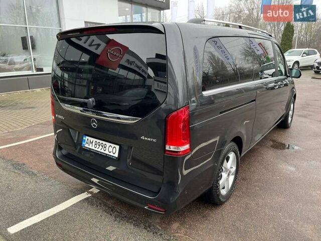 Серый Мерседес В-Класс, объемом двигателя 2.14 л и пробегом 26 тыс. км за 96000 $, фото 6 на Automoto.ua