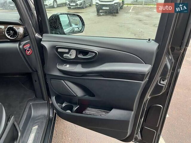 Серый Мерседес В-Класс, объемом двигателя 2.14 л и пробегом 26 тыс. км за 96000 $, фото 29 на Automoto.ua