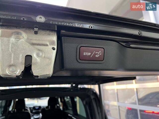 Серый Мерседес В-Класс, объемом двигателя 2.14 л и пробегом 26 тыс. км за 96000 $, фото 38 на Automoto.ua