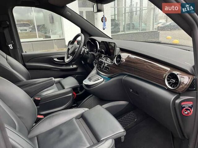 Серый Мерседес В-Класс, объемом двигателя 2.14 л и пробегом 26 тыс. км за 96000 $, фото 31 на Automoto.ua