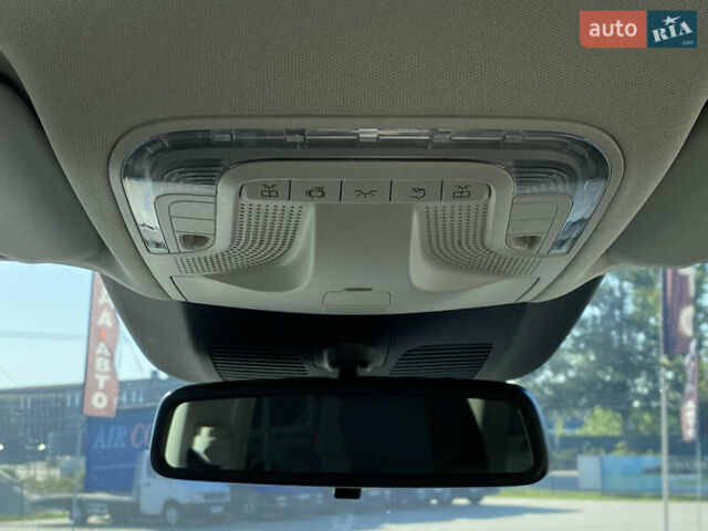 Сірий Мерседес В-Клас, об'ємом двигуна 1.95 л та пробігом 66 тис. км за 64999 $, фото 13 на Automoto.ua