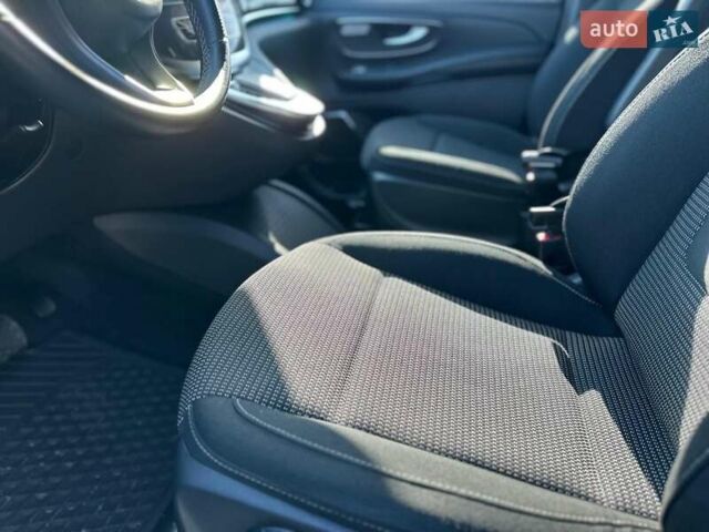 Серый Мерседес В-Класс, объемом двигателя 2.14 л и пробегом 27 тыс. км за 82500 $, фото 14 на Automoto.ua