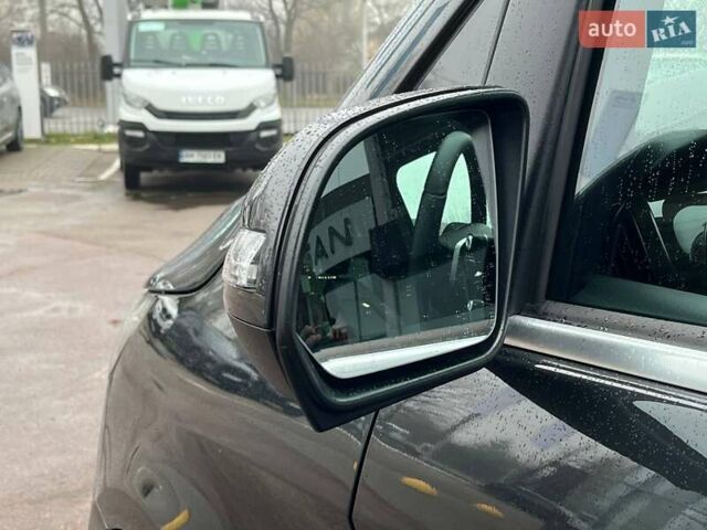 Серый Мерседес В-Класс, объемом двигателя 2.14 л и пробегом 26 тыс. км за 96000 $, фото 14 на Automoto.ua