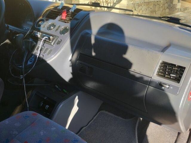 Серый Мерседес В-Класс, объемом двигателя 2.1 л и пробегом 414 тыс. км за 6200 $, фото 7 на Automoto.ua