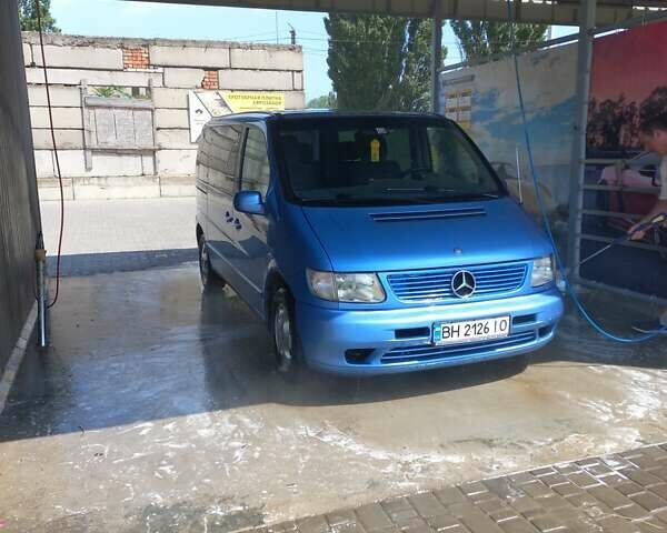 Синий Мерседес В-Класс, объемом двигателя 2.2 л и пробегом 293 тыс. км за 5300 $, фото 2 на Automoto.ua