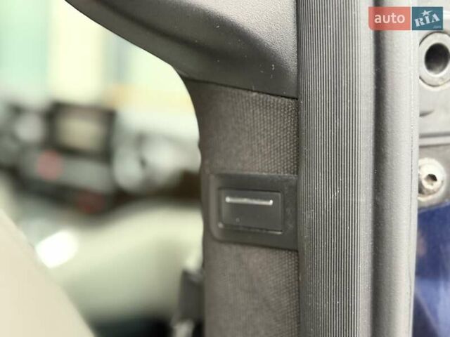 Синій Мерседес В-Клас, об'ємом двигуна 2.14 л та пробігом 240 тис. км за 33300 $, фото 24 на Automoto.ua