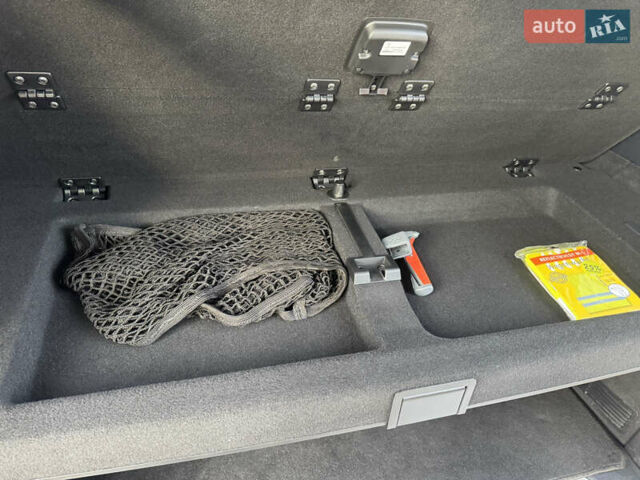 Синій Мерседес В-Клас, об'ємом двигуна 1.95 л та пробігом 90 тис. км за 69999 $, фото 40 на Automoto.ua