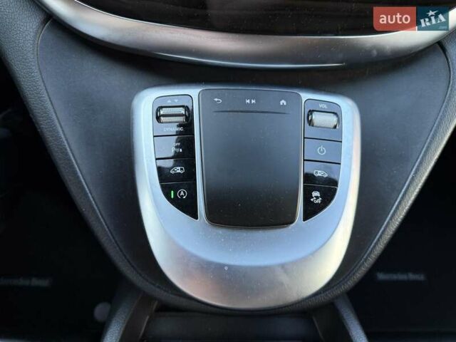 Синий Мерседес В-Класс, объемом двигателя 2 л и пробегом 87 тыс. км за 78900 $, фото 32 на Automoto.ua